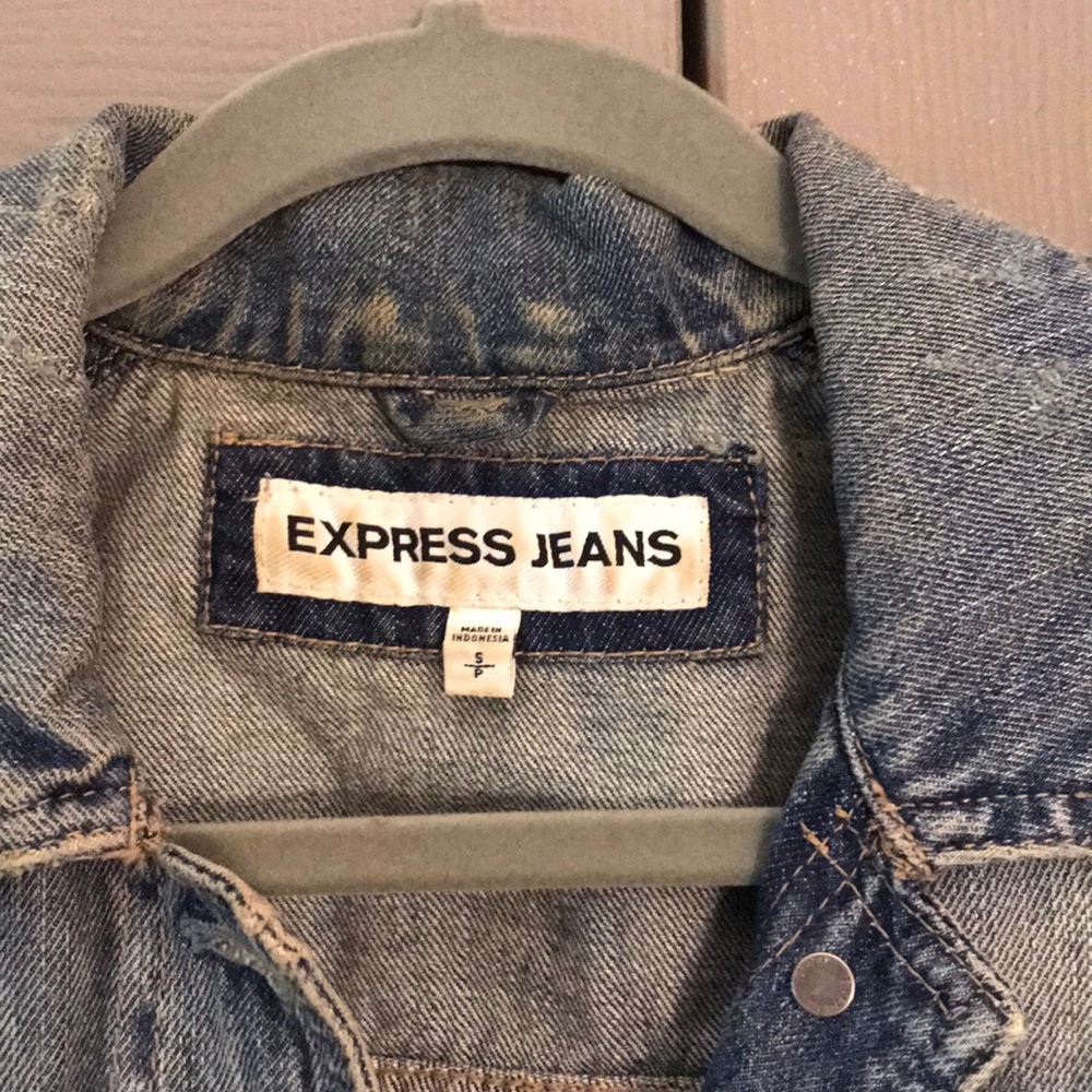 Express vintage destructed denim jacket. - Picture 3 of 5